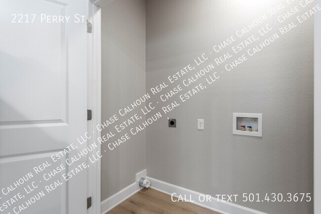 Building Photo - 2217 Perry St