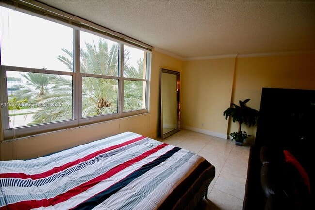 Building Photo - 2501 S Ocean Dr