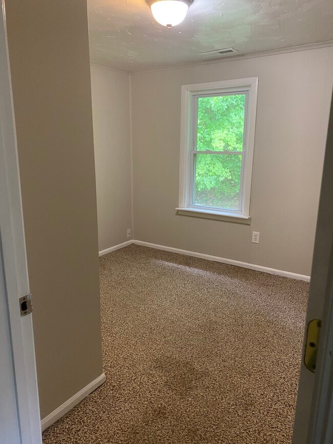 Building Photo - 2449 S Old Highway 141