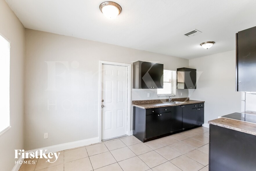 Building Photo - 20111 NW 12th Ave