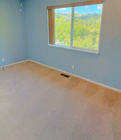Building Photo - 376 Caprino Way