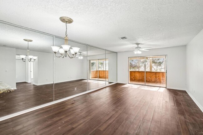 Building Photo - 12012 Greenway Cir S