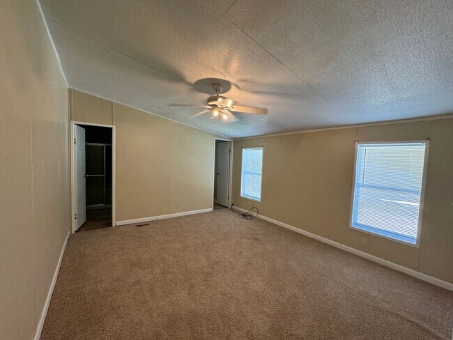 Building Photo - 161 Flournoy Lucas Rd