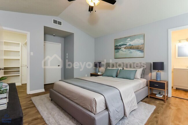 Building Photo - Stunning and Updated Maumelle Living!