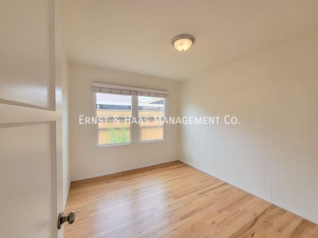 Building Photo - 3102 Ocana Ave