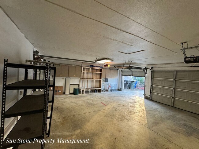 Building Photo - House in Ontario