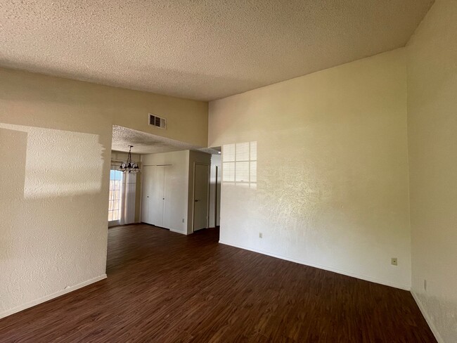 Building Photo - Brodie Lane (7902)