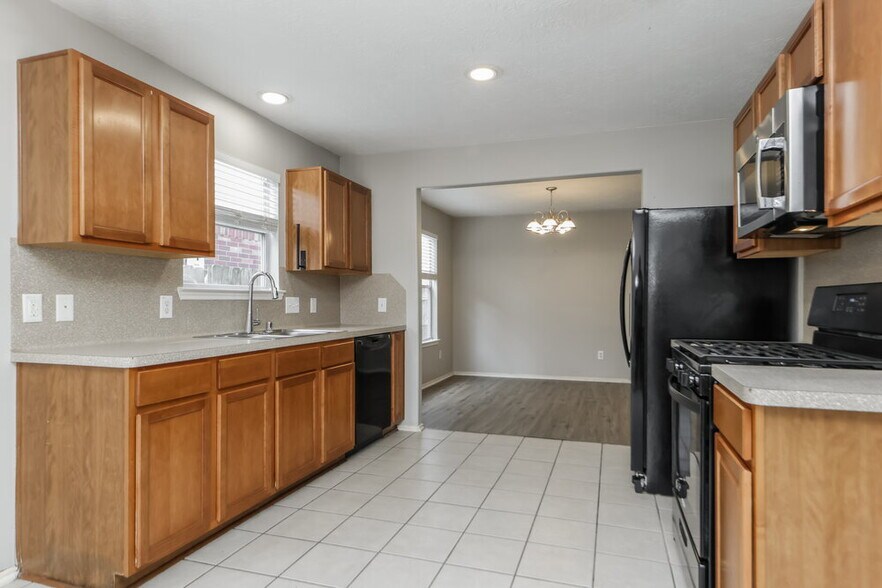 Building Photo - 33322 Cottonwood Bend