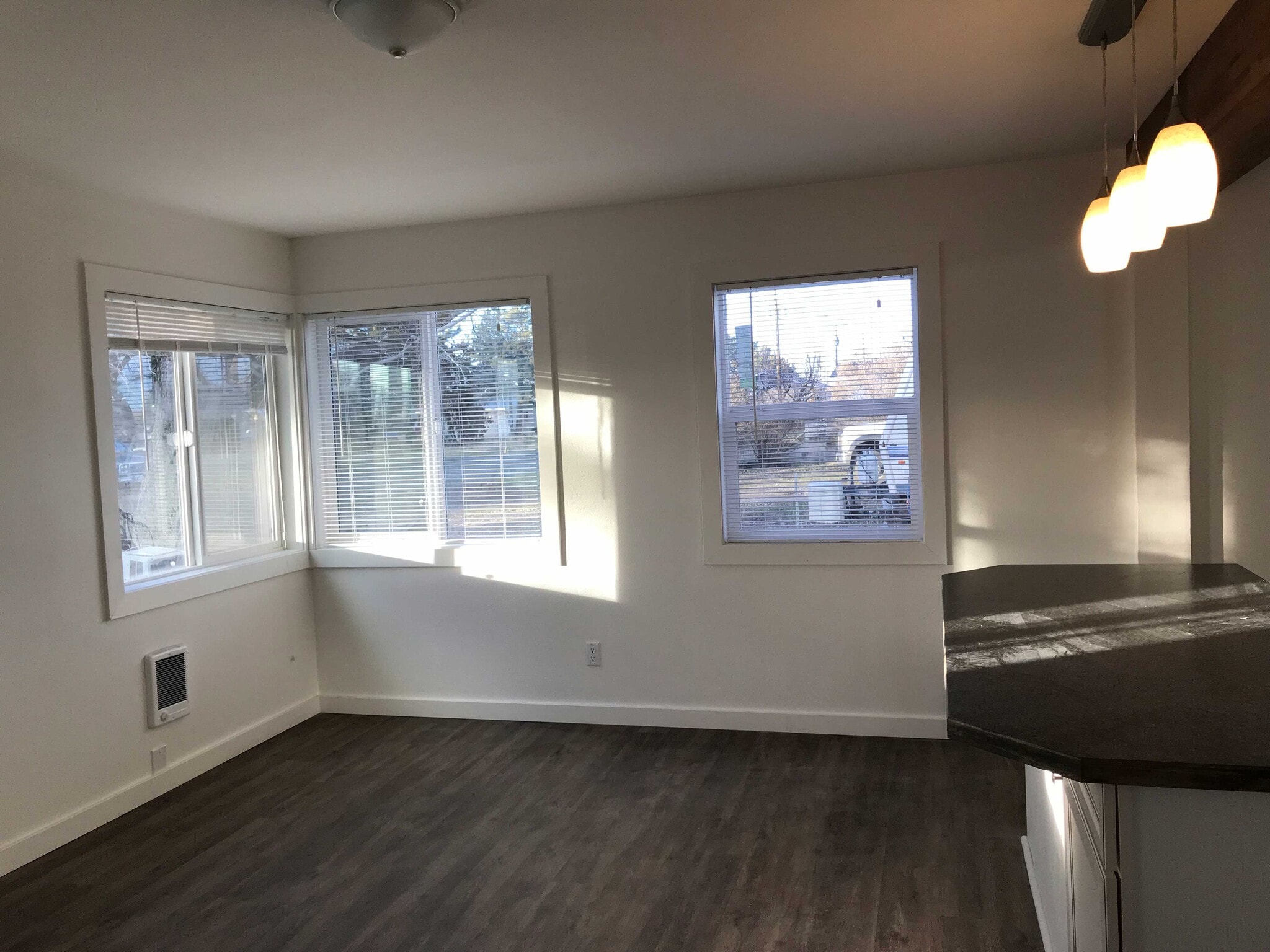 living area - 4937 Road I.8 NE