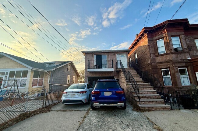 Building Photo - 801 Grand Ave