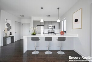 Building Photo - 373 Harvard St