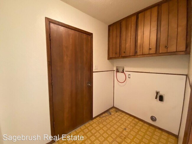 Building Photo - 3 br, 2 bath House - 2108 Glenarm