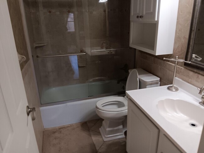 Building Photo - 2050 Oleander Blvd