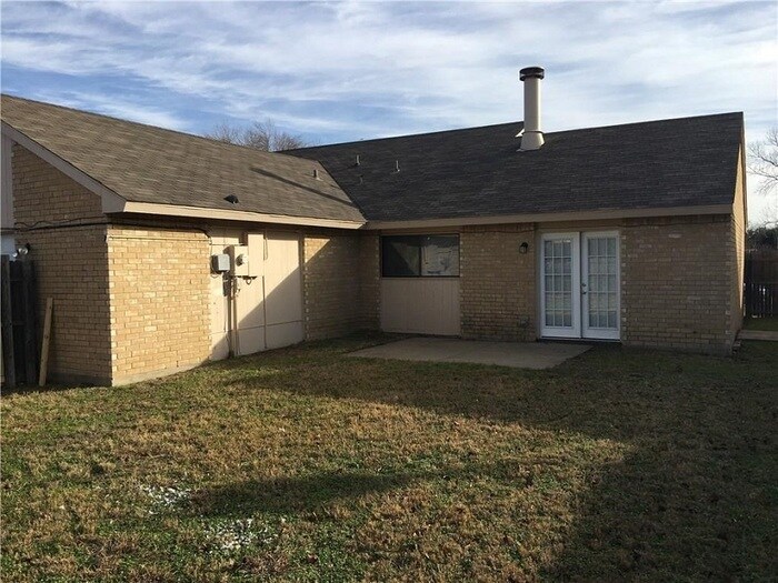 Building Photo - 5026 Red River Trail