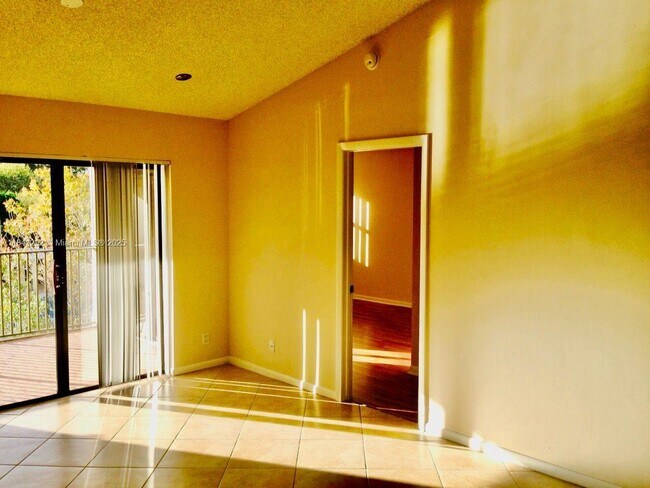 Building Photo - 10105 W Sunrise Blvd