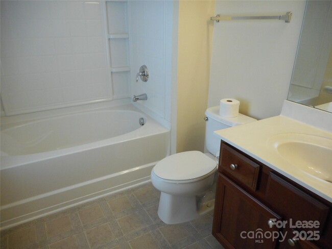Building Photo - 15519 Stronvar House Ln