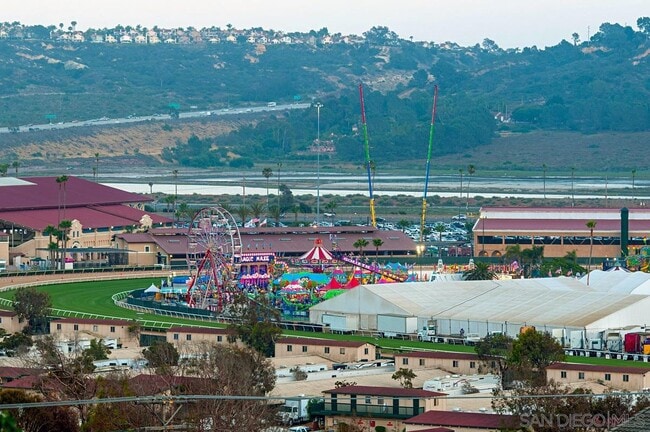 Building Photo - 2770 Caminito Cedros