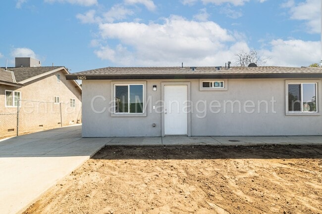 Building Photo - 2825 California Ave