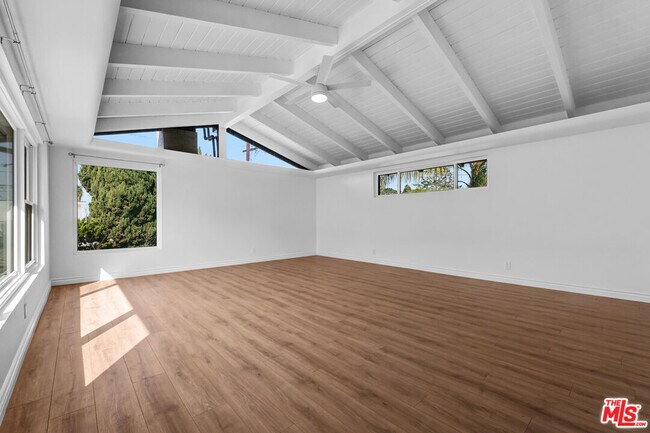 Building Photo - 1801 Buckingham Rd
