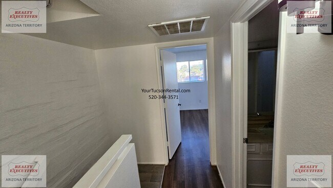 Building Photo - Fort Lowell & Campbell area Condo - 2 Bedrooms & 1.5 Bathrooms