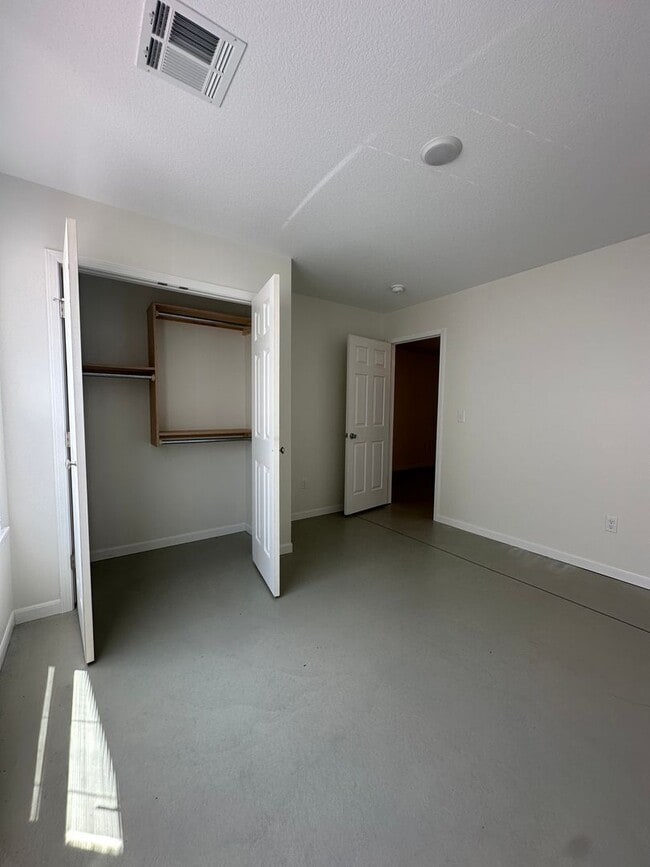 Building Photo - 1701 N Grove St