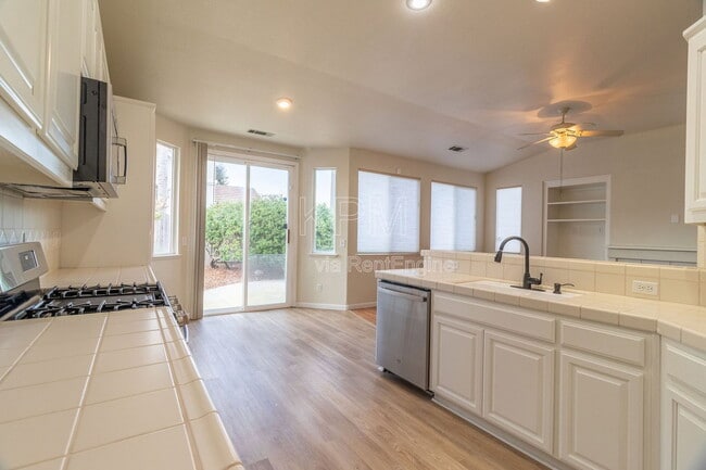 Building Photo - 2609 Magnolia Ct