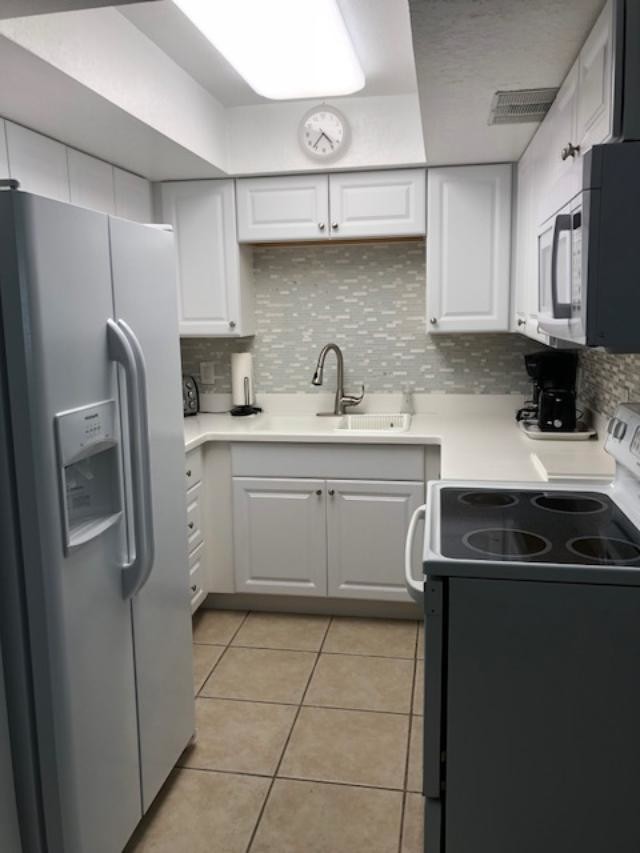 New Kitchen Frige with filtered water - 21320 Brinson Ave
