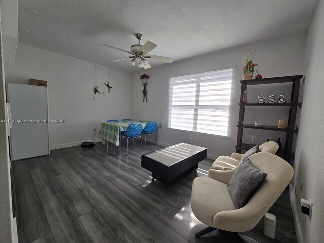Building Photo - 7326 Collins Ave