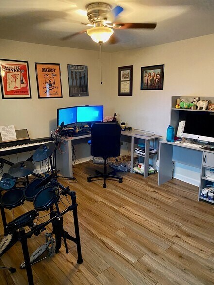 Building Photo - 307 Walnut St