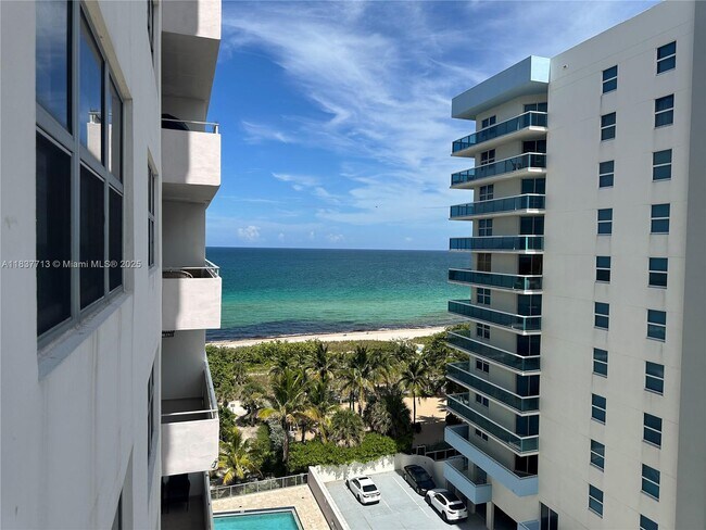 Building Photo - 9225 Collins Ave