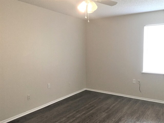 Building Photo - 214 Red Maple Drive
