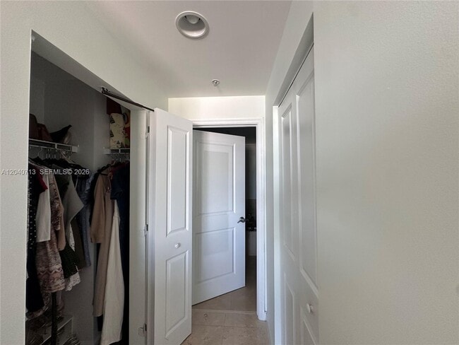 Building Photo - 7900 Harbor Island Dr