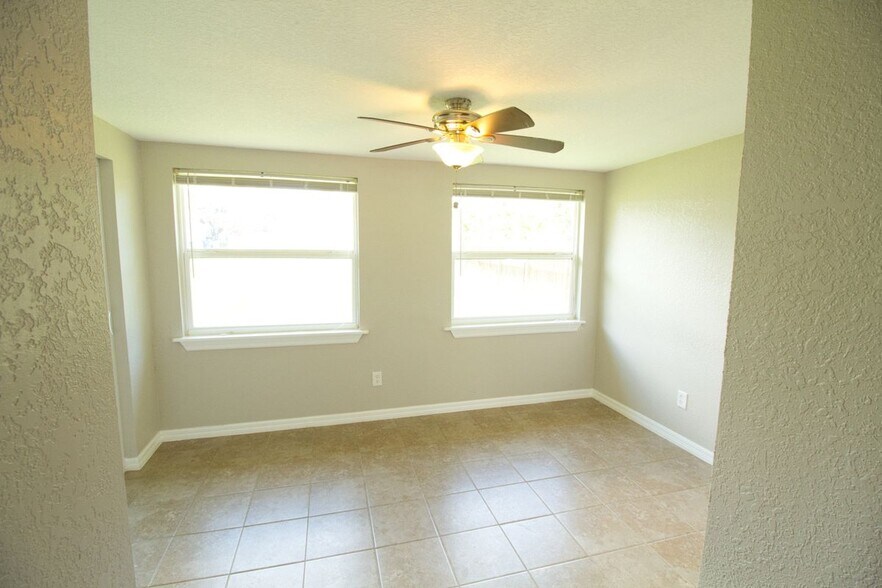Building Photo - 4632 Salvia St