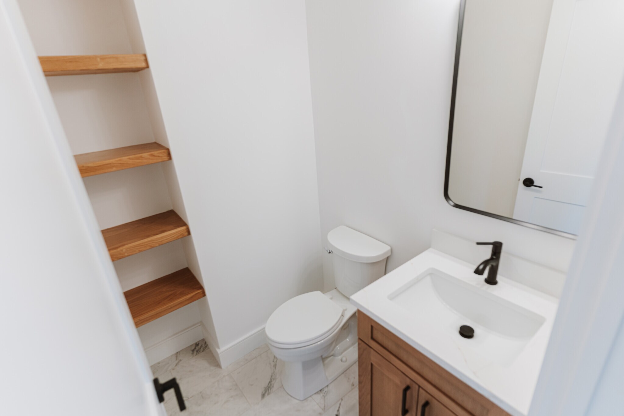 Building Photo - 5 Thurston St