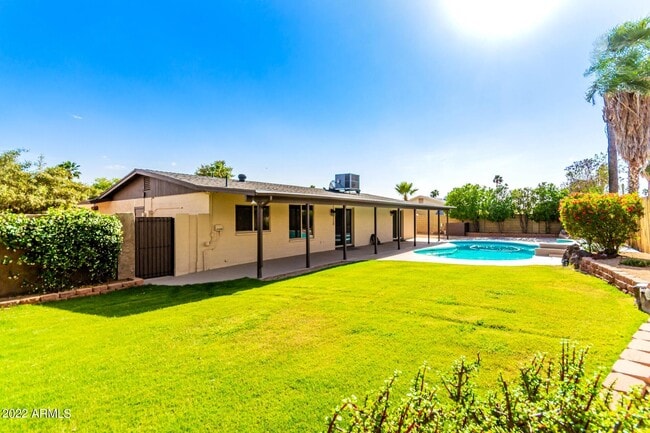 Building Photo - 5320 E Hearn Rd