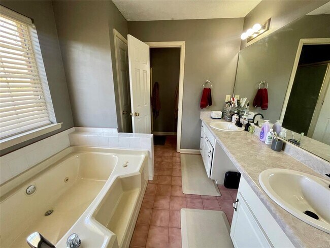 Building Photo - 21 Shelton Cir