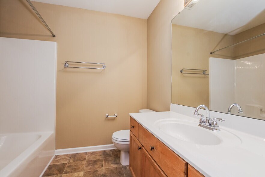 Building Photo - 3000 Linstead Dr