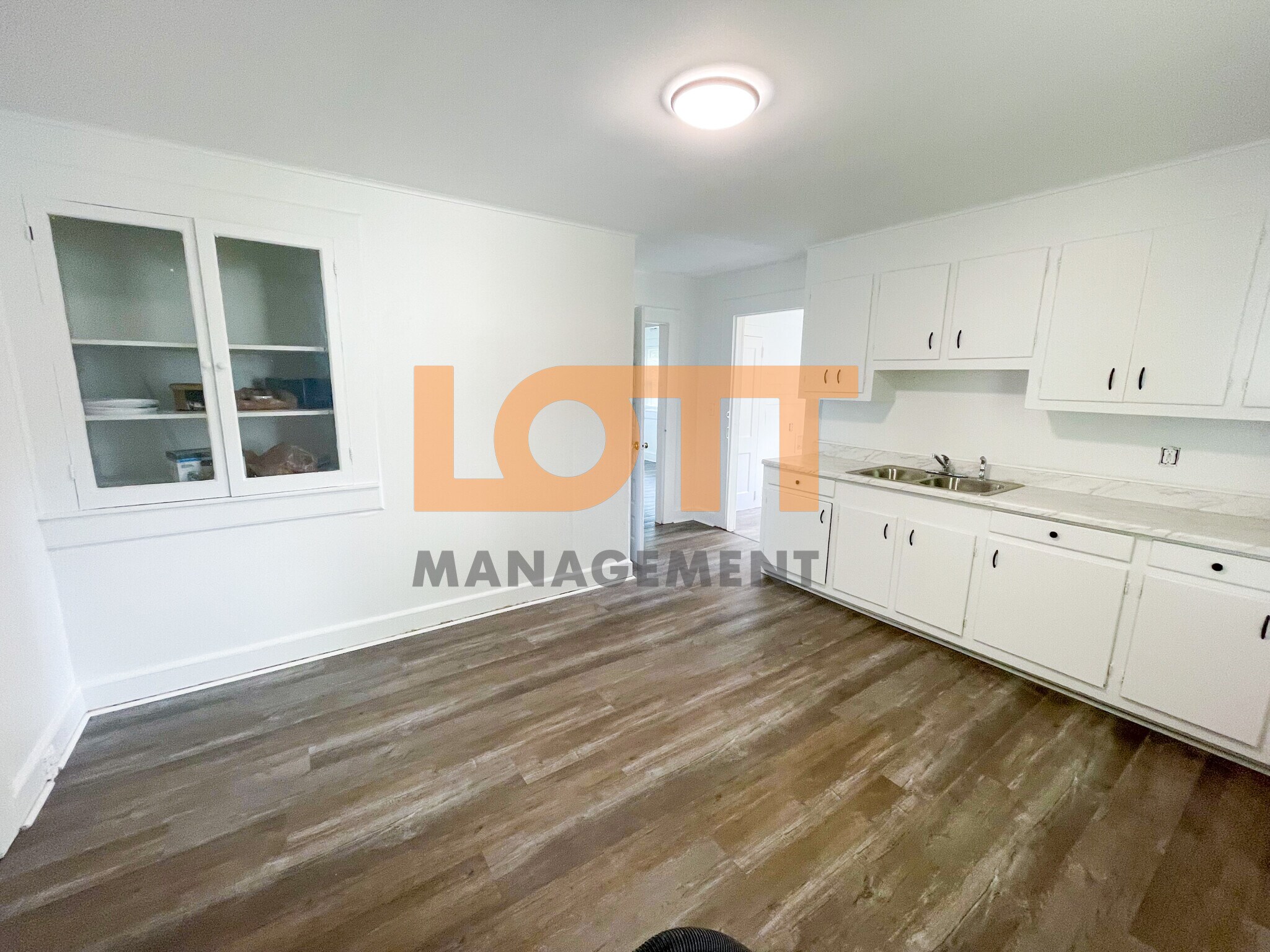 Building Photo - 276 Moore St