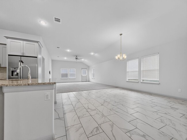 Building Photo - 125 Caterpillar Ln
