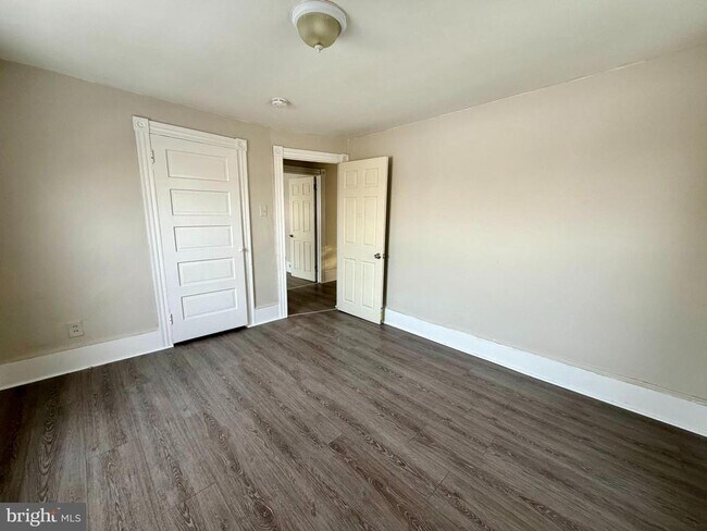 Building Photo - 706 N High St