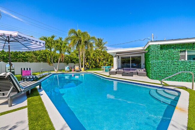 Building Photo - 1627 Seabreeze Blvd