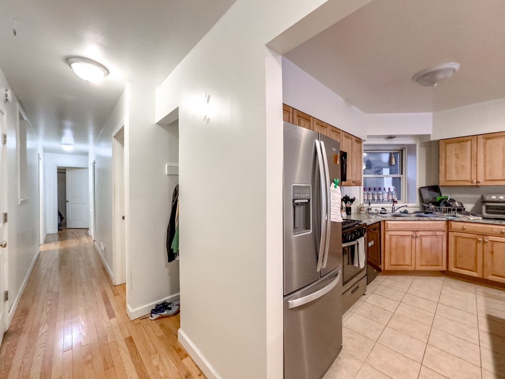 Building Photo - 6711 N Sheridan Rd