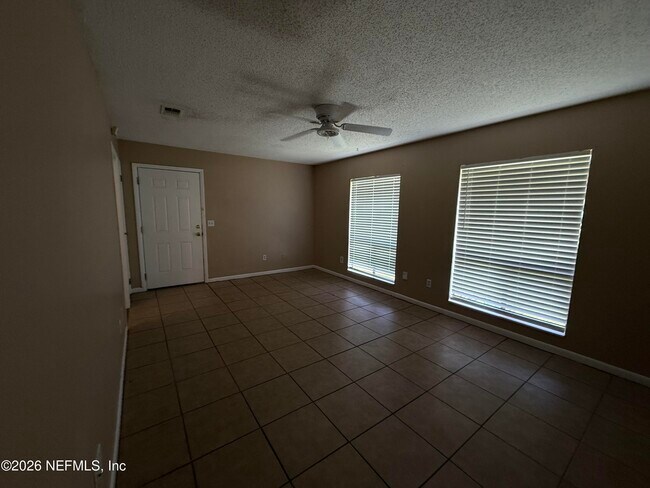 Building Photo - 808 Meadowbrook Dr
