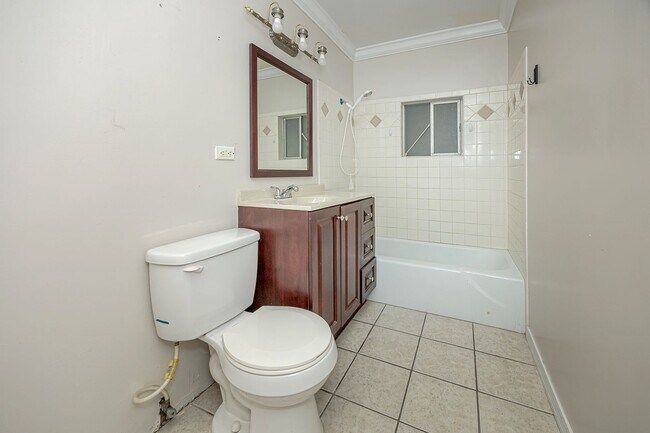 Building Photo - 3 Bed 2 Bath home in Pascagoula near the beach.
