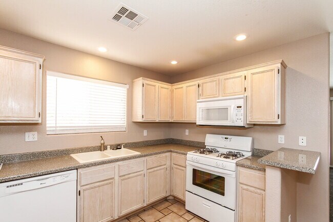 Building Photo - 5450 Mercantile St