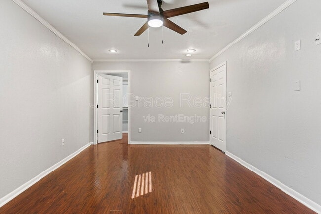 Building Photo - 8806 Fox Hollow Dr