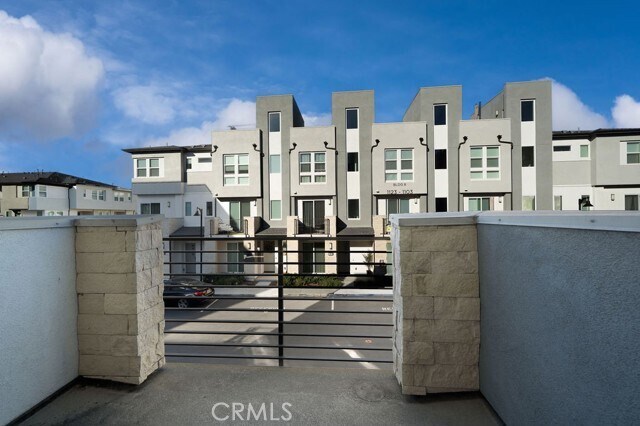 Building Photo - 1422 S Urbana St