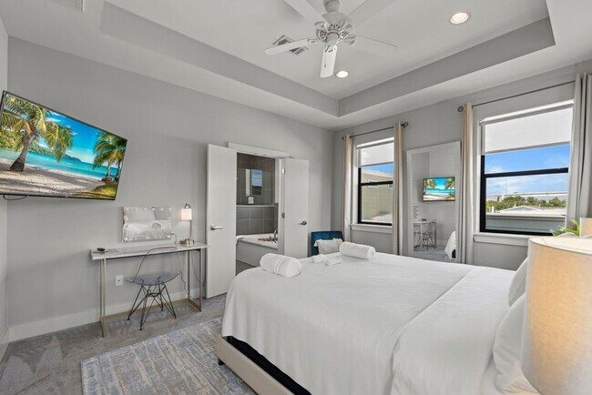 Building Photo - 2119 Hadley St