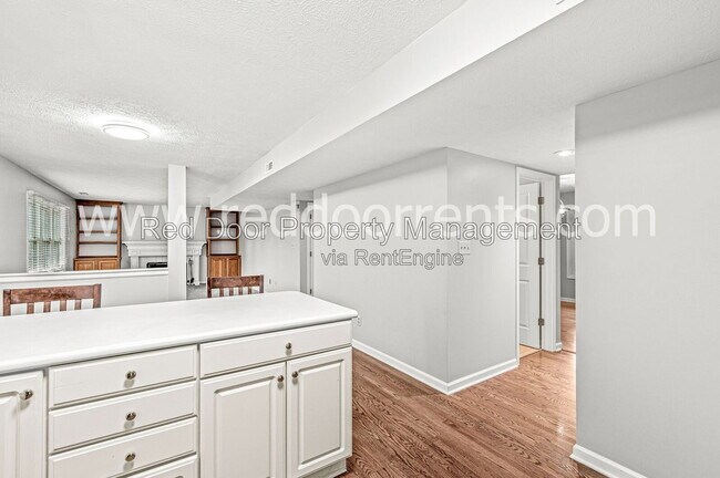 Building Photo - 261 Wyndotte Dr