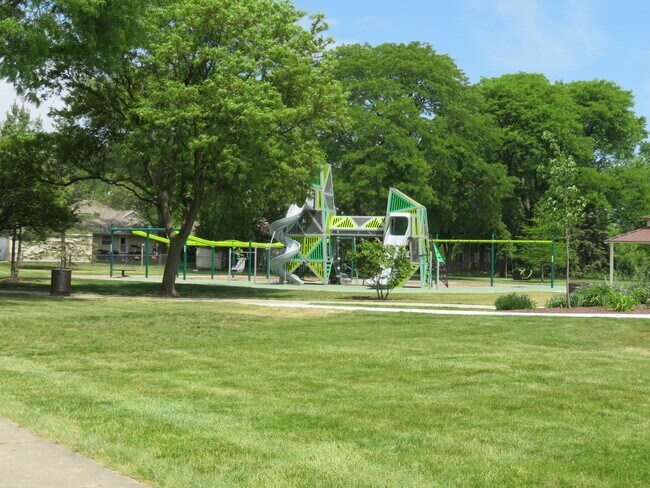 Building Photo - 932 Brantwood Ave